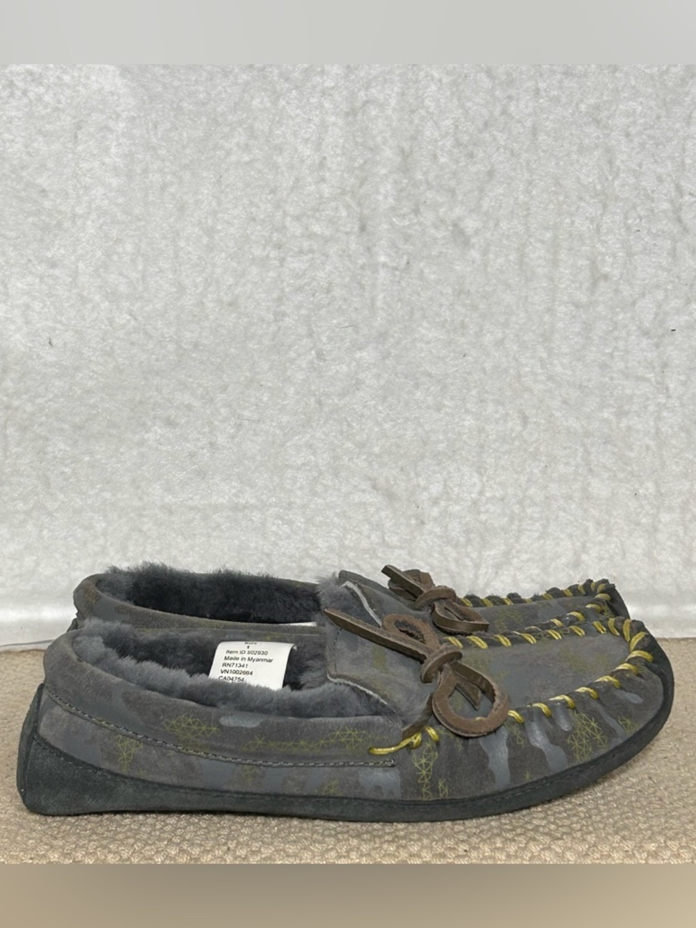 L.L. Bean Little Kids Grey Camo Wicked Good Mocassin Sherpa-Lined Slippers SZ 1